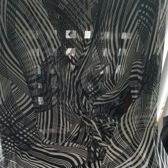 Top - Picture 2 of 4